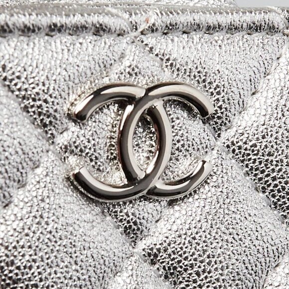 Chanel Metallic Silver Quilted Leather Mini Drawstring CC Bucket Bag - Picture 5 of 12